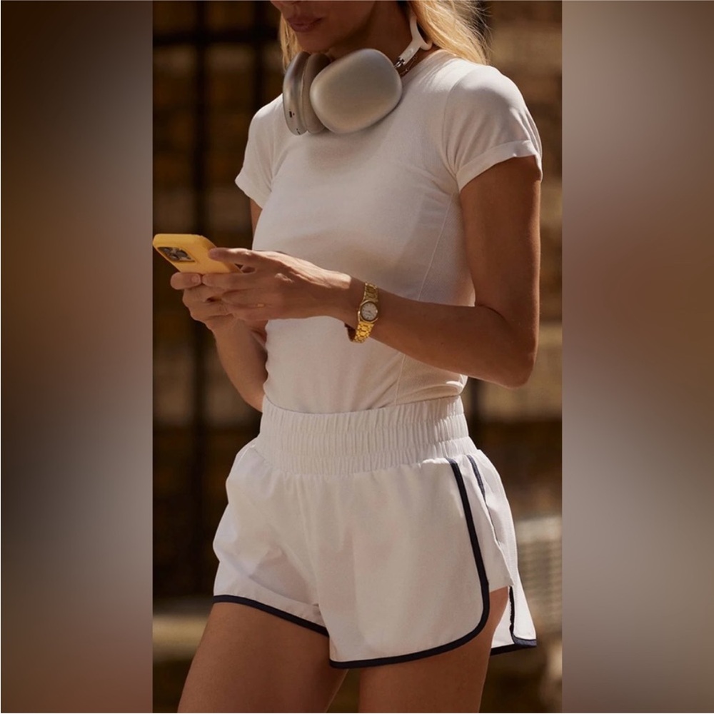 NWT Varley Arlington Running Short 2" - white - M - Picture 5 of 9